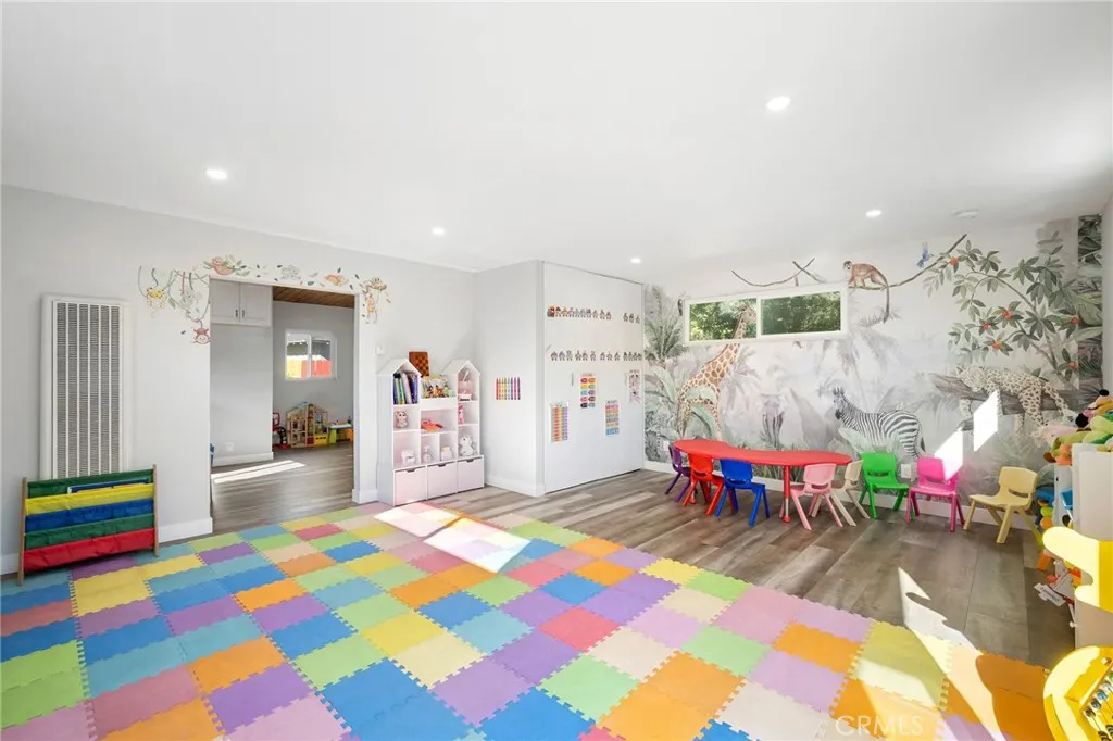 505 Cambridge, Burbank, California 91504 home-pic-32